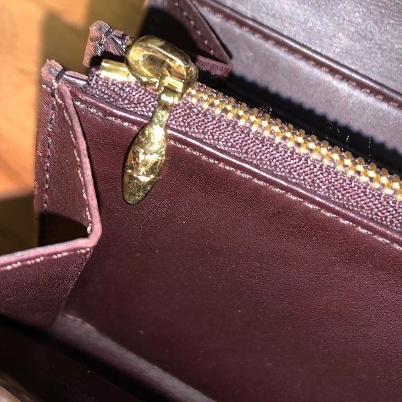 Authentic Louis Vuitton Rouge Fauviste Monogram Vernis Sarah Wallet - Picture 8 of 16